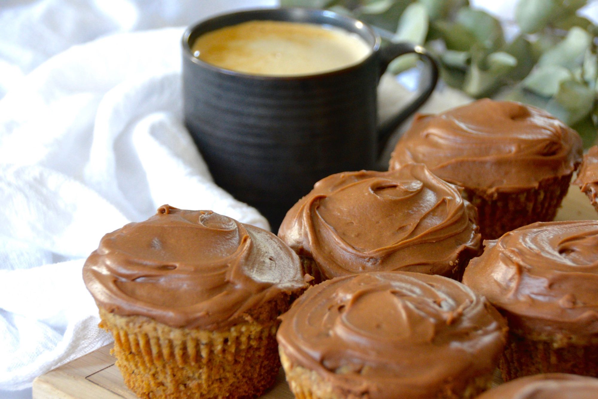 coffee and chai tea cupcakes